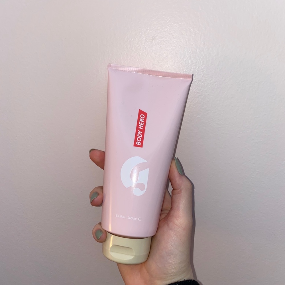 Glossier Body Hero Daily Perfecting Cream